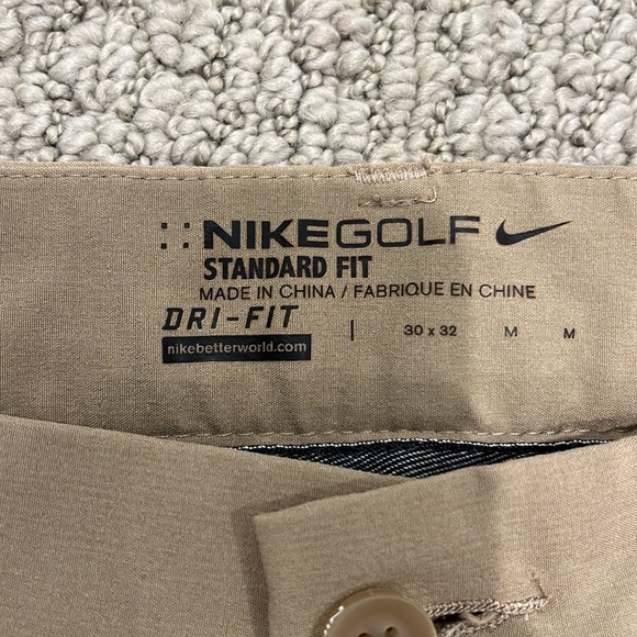 Nike Golf Standard Fit Pants - Picture 2 of 3
